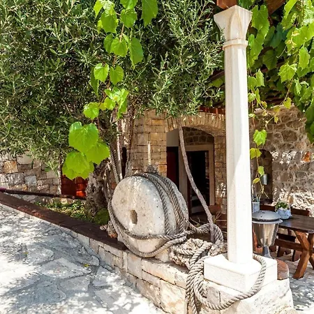 Ferienhaus Fuer 4 Personen 1 Kind Ca 85 Qm In Stankovic Bei Orebic, Dalmatien Sueddalmatien 別荘 *
