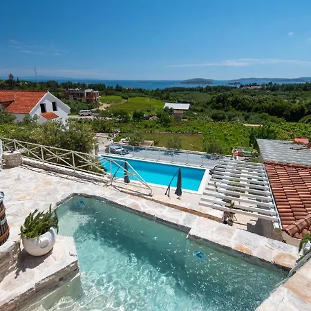 別荘 Ferienhaus Fuer 4 Personen 1 Kind Ca 85 Qm In Stankovic Bei Orebic, Dalmatien Sueddalmatien *