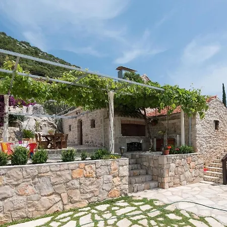 Ferienhaus Fuer 4 Personen 1 Kind Ca 85 Qm In Stankovic Bei Orebic, Dalmatien Sueddalmatien